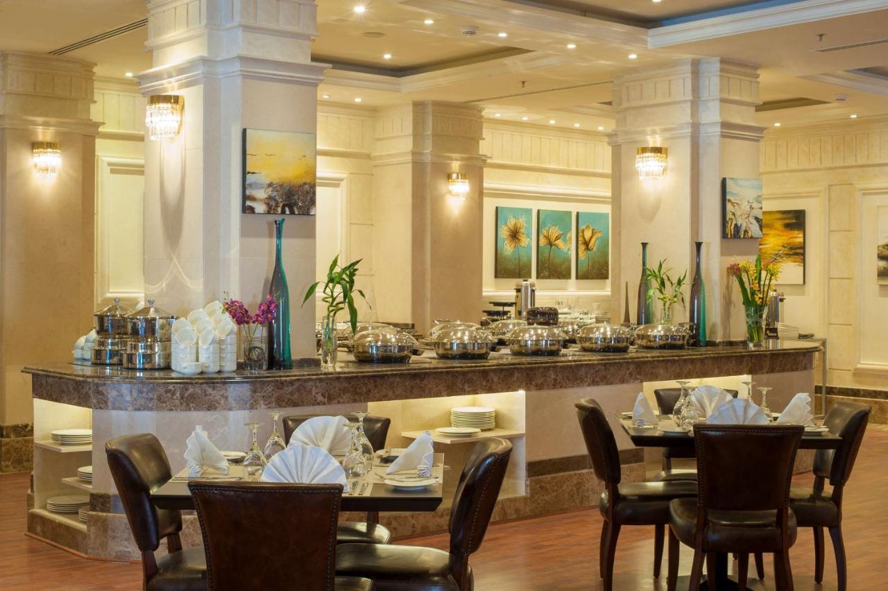 Radisson Blu Hotel, Dhahran Al Khobar Exterior photo