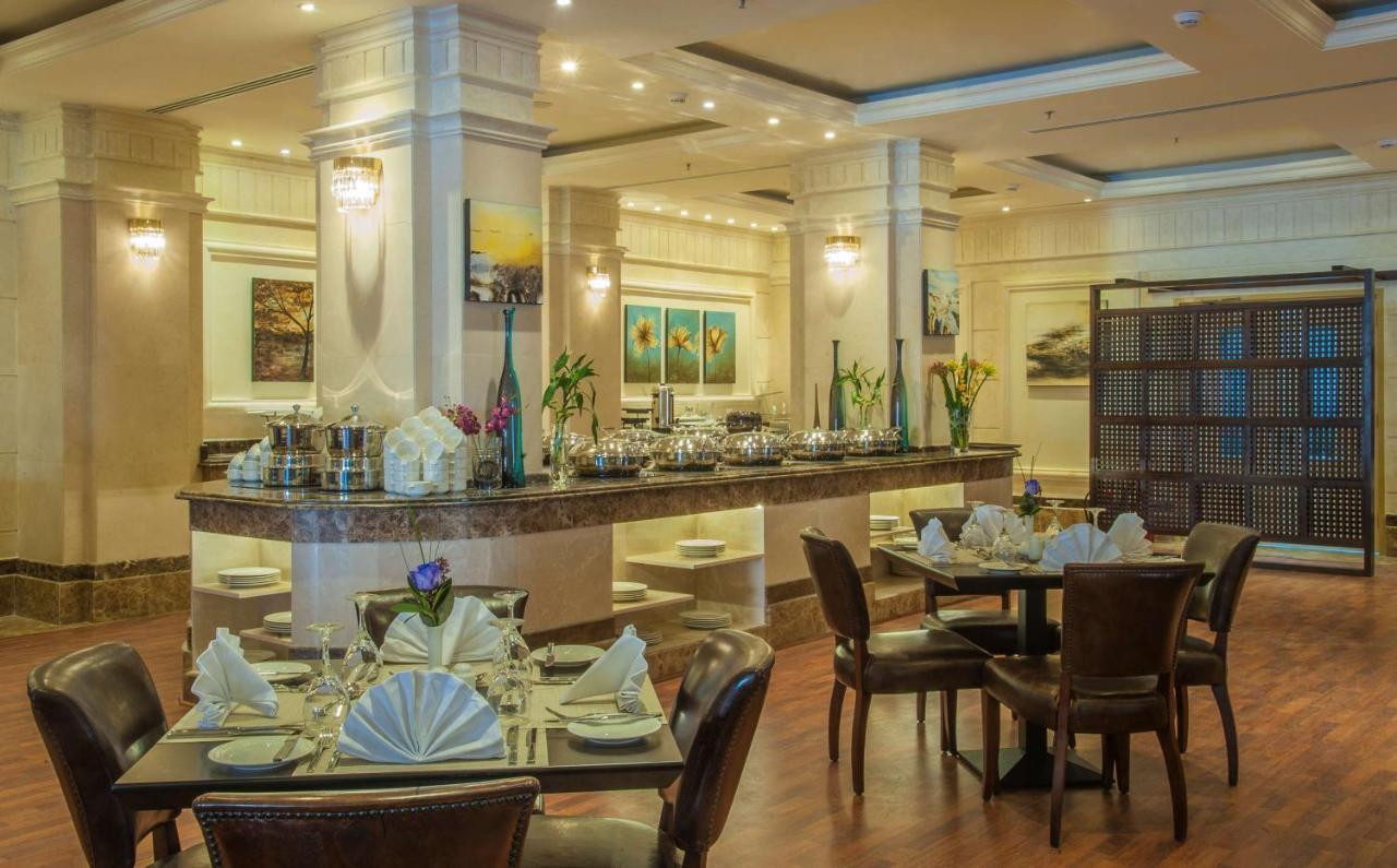 Radisson Blu Hotel, Dhahran Al Khobar Exterior photo